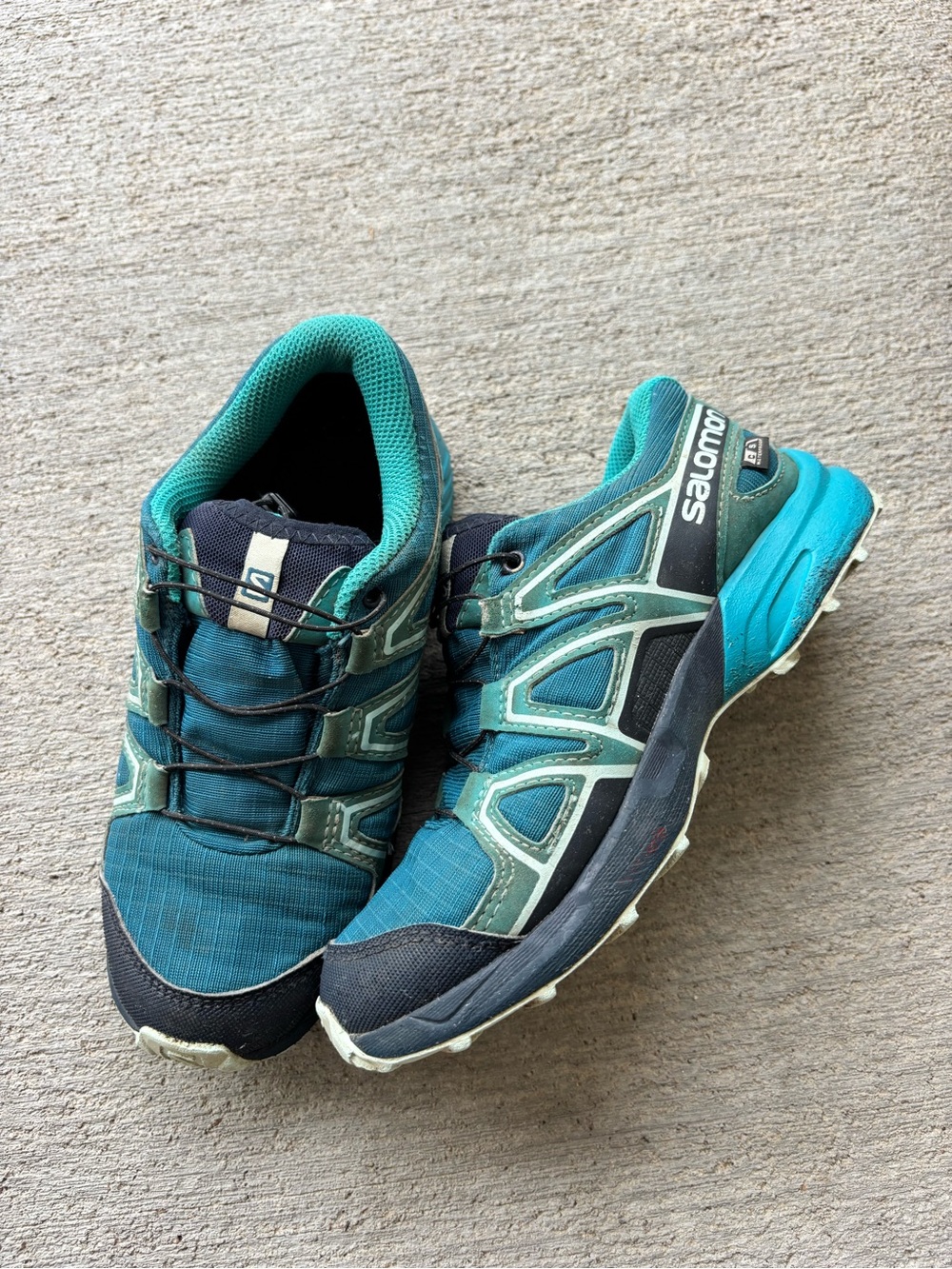 Kids Salomon speedcross Teal and Black Trail Running Shoes